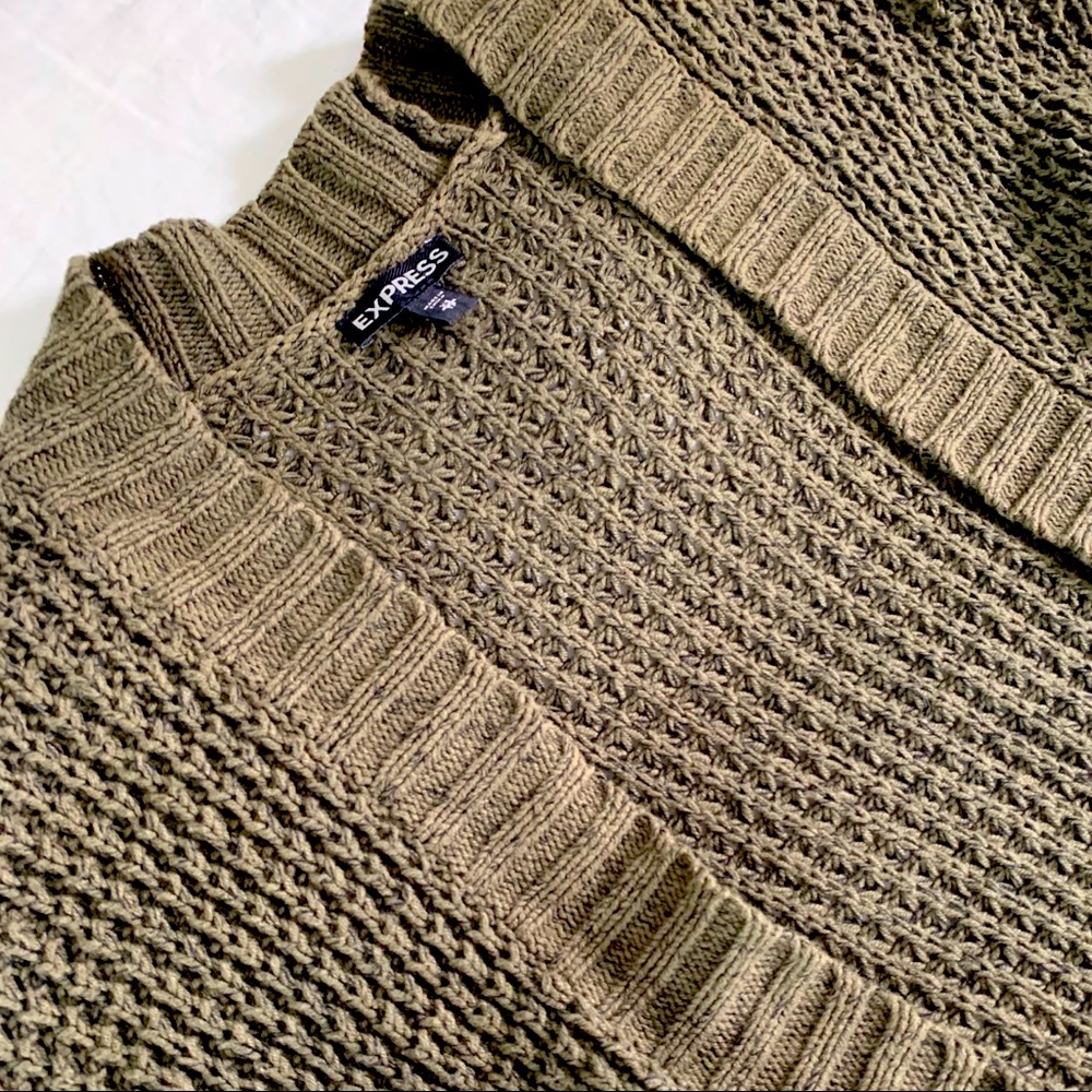 Winter Clearance✨Olive Express Sweater✨ - Picture 3 of 4